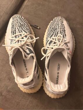 adidas Yeezy Boost 350 V2 White/Black Zebra